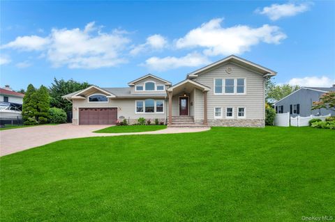 61 Riviera Drive S Massapequa NY 11758