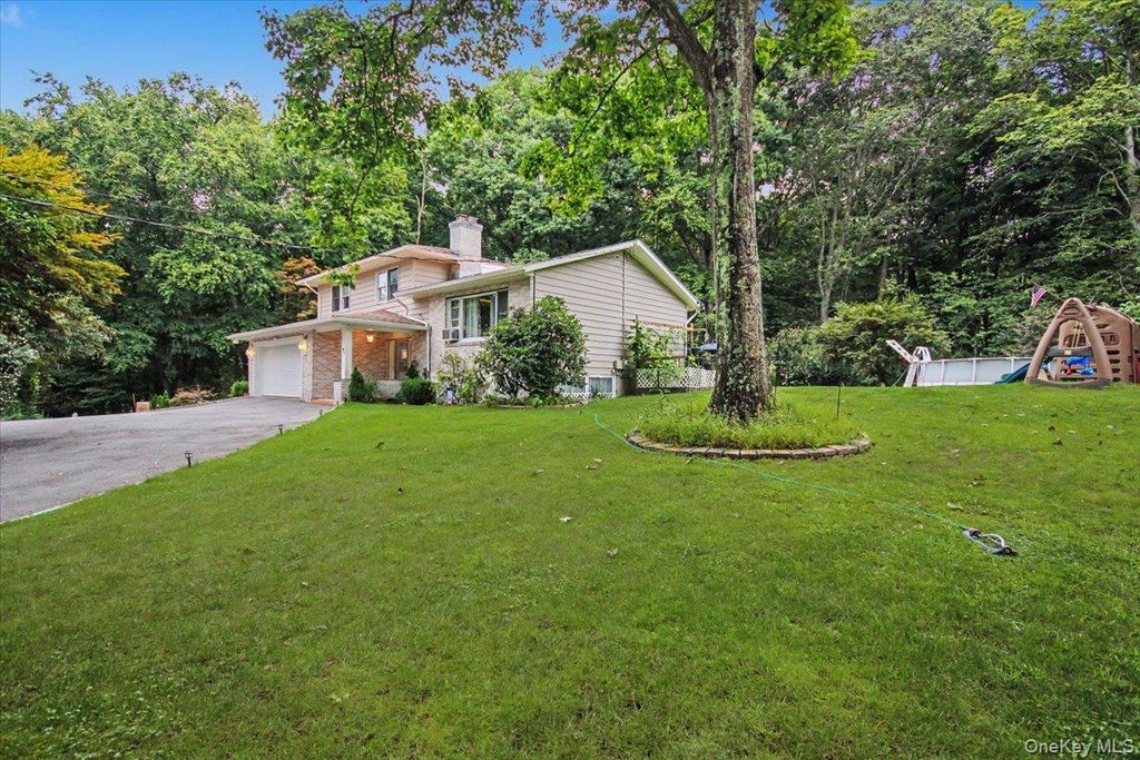 Photo of 45 Hemlock Trail Court, Carmel, NY 10512 (MLS # 1048391)