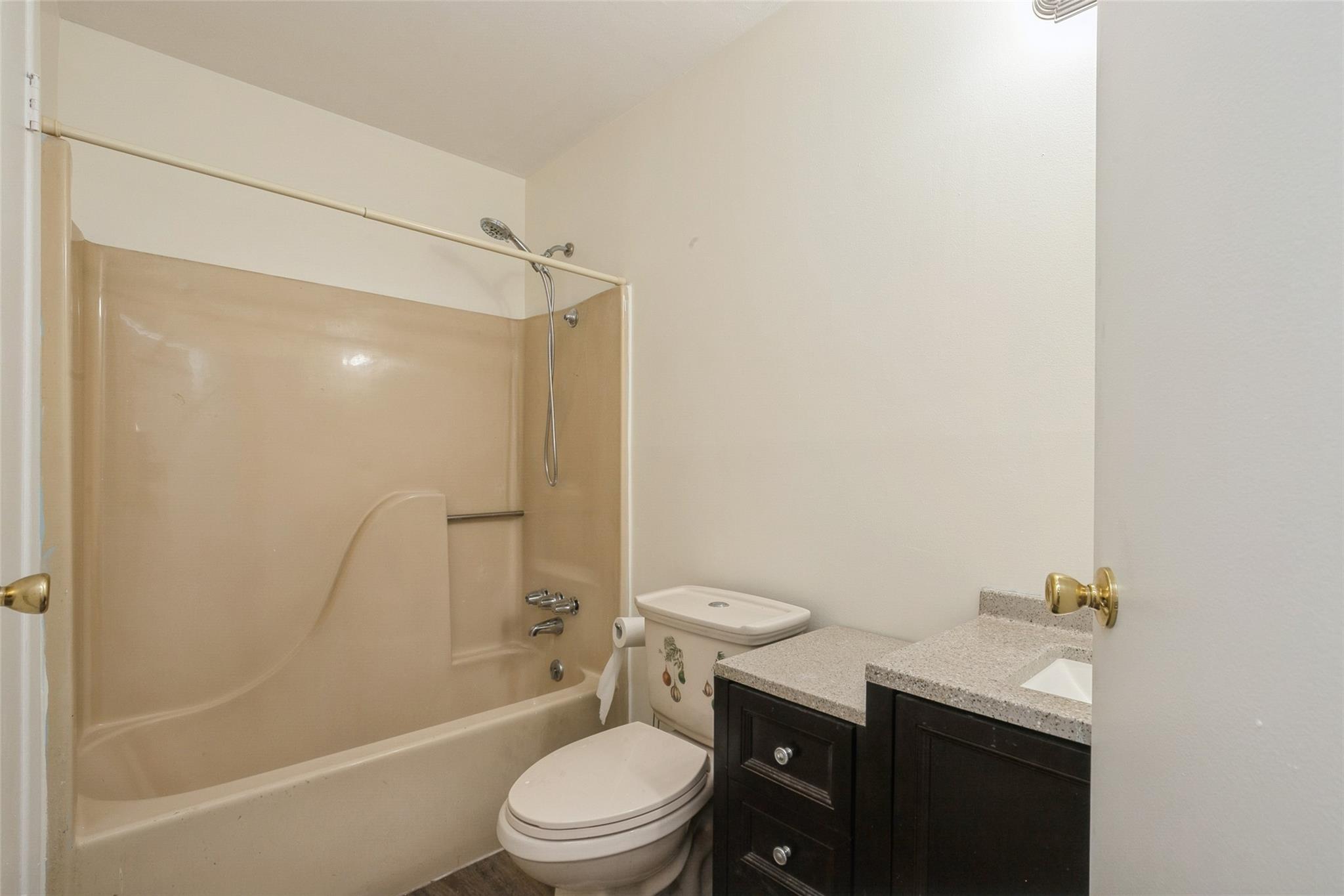 615 Broadway #37, Amityville, New York image 16