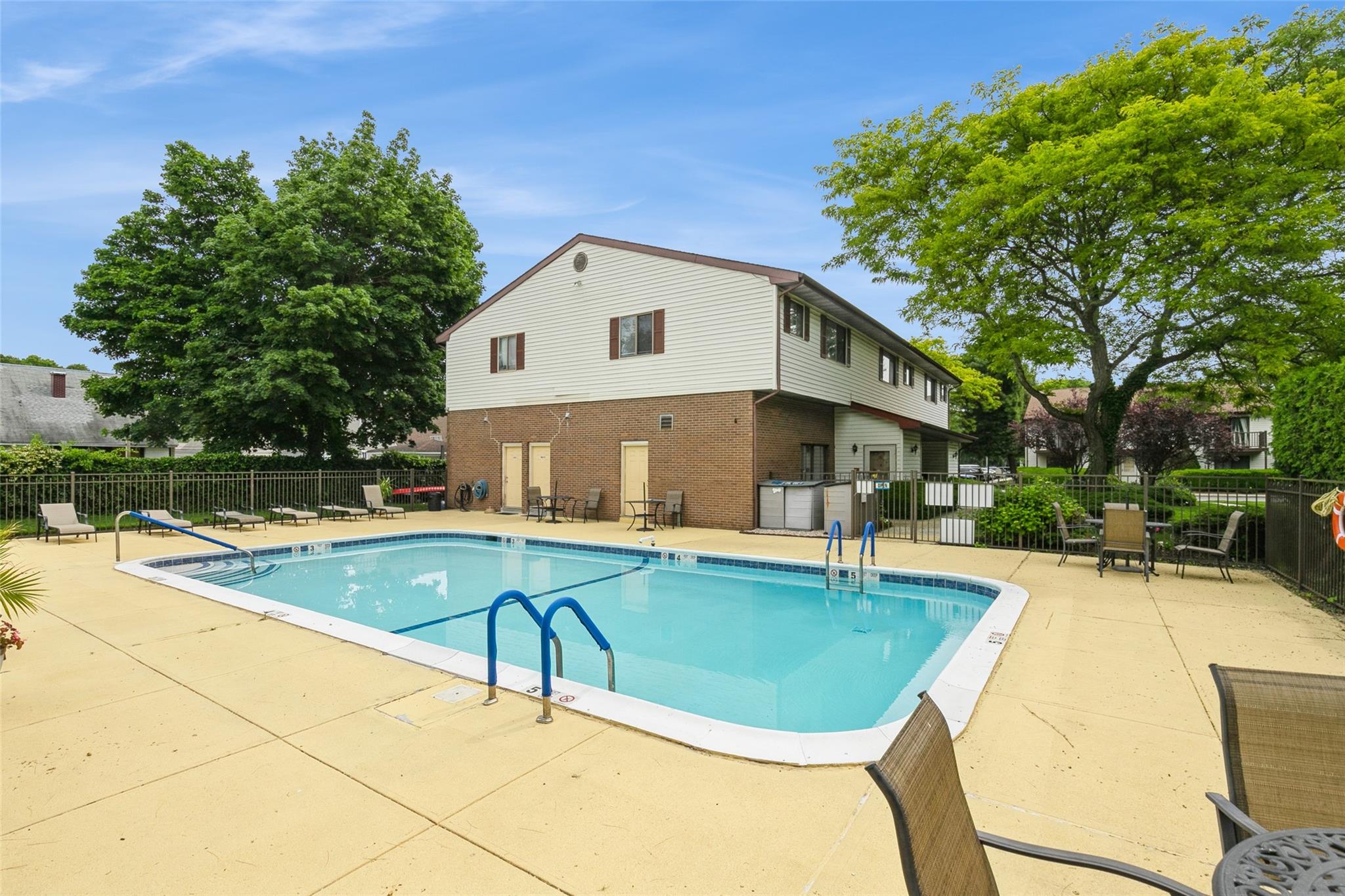 615 Broadway #37, Amityville, New York image 19