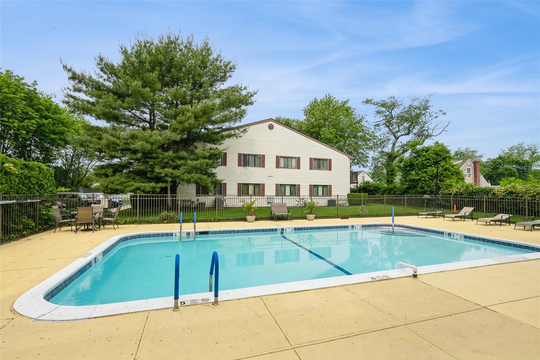 615 Broadway #37, Amityville, New York image 20