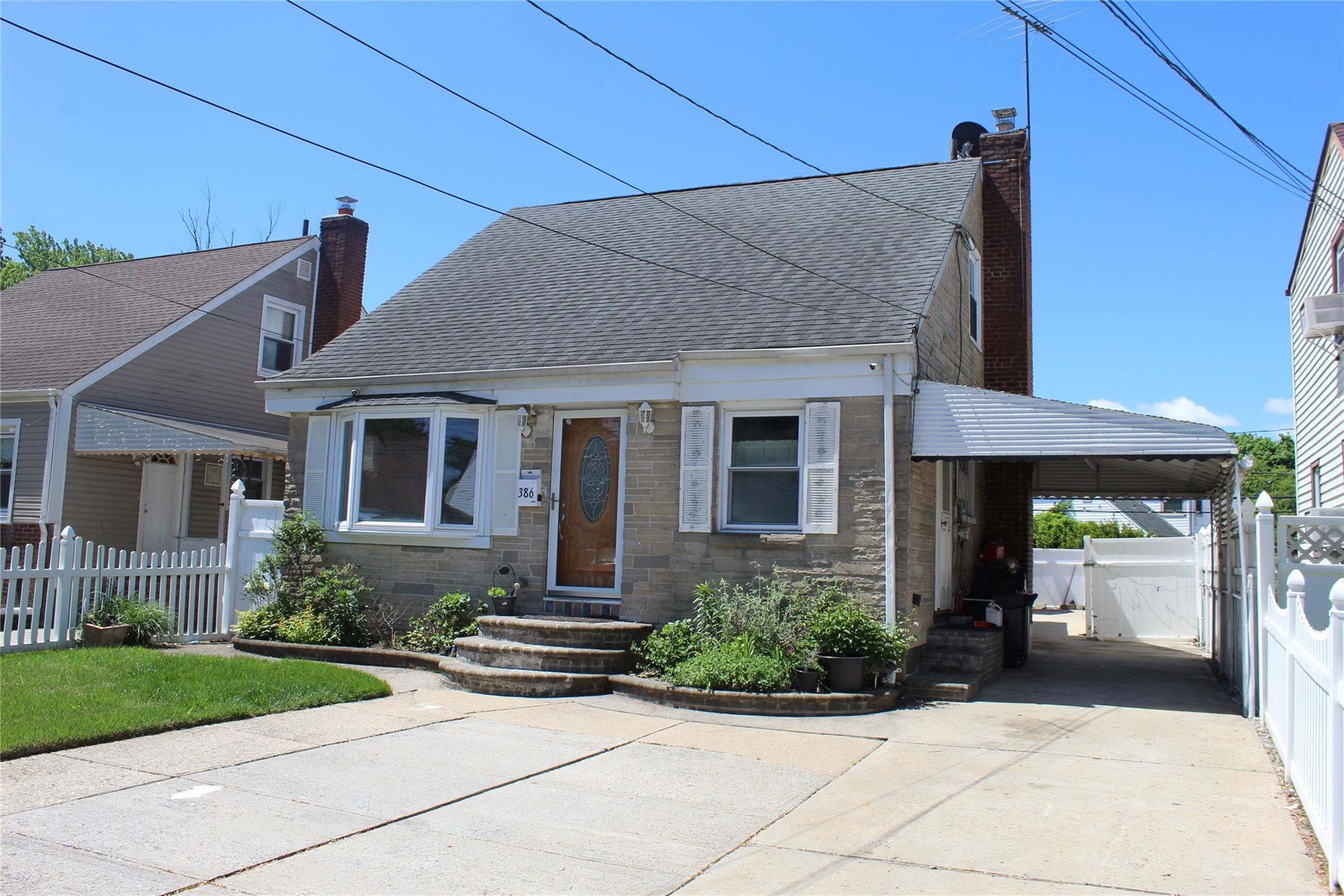 386 Locust Avenue, Uniondale, New York image 1