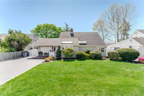 Homes For Sale - 16 Rainbow Lane<br/> Levittown, NY 11756