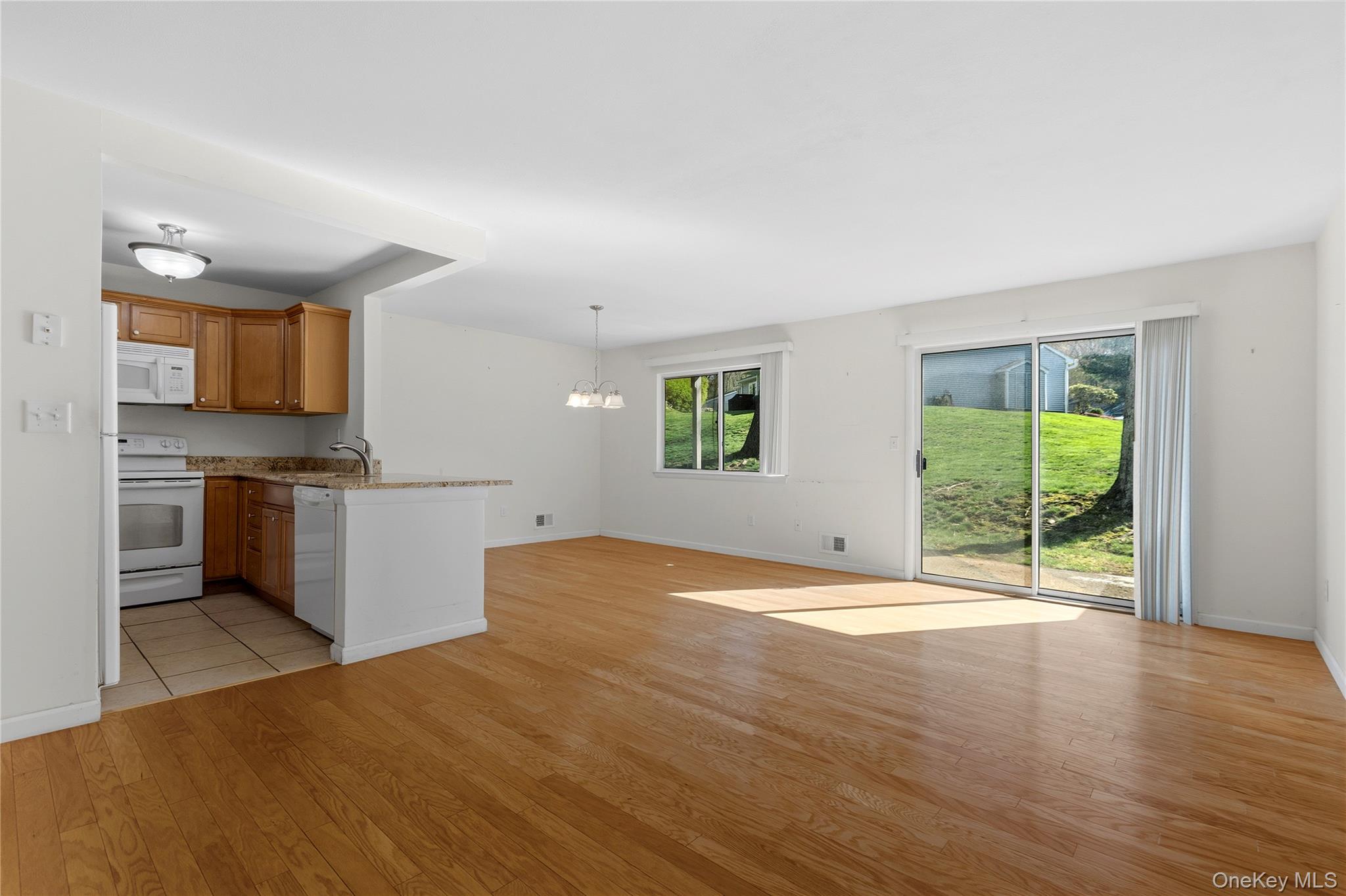 157 Carriage Court E