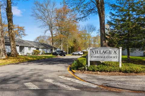 Condo For Sale - 157 Carriage Court #E<br/> Yorktown Heights, NY 10598