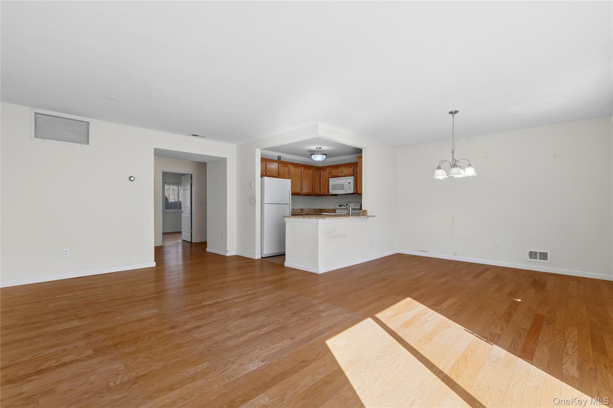 157 Carriage Court E