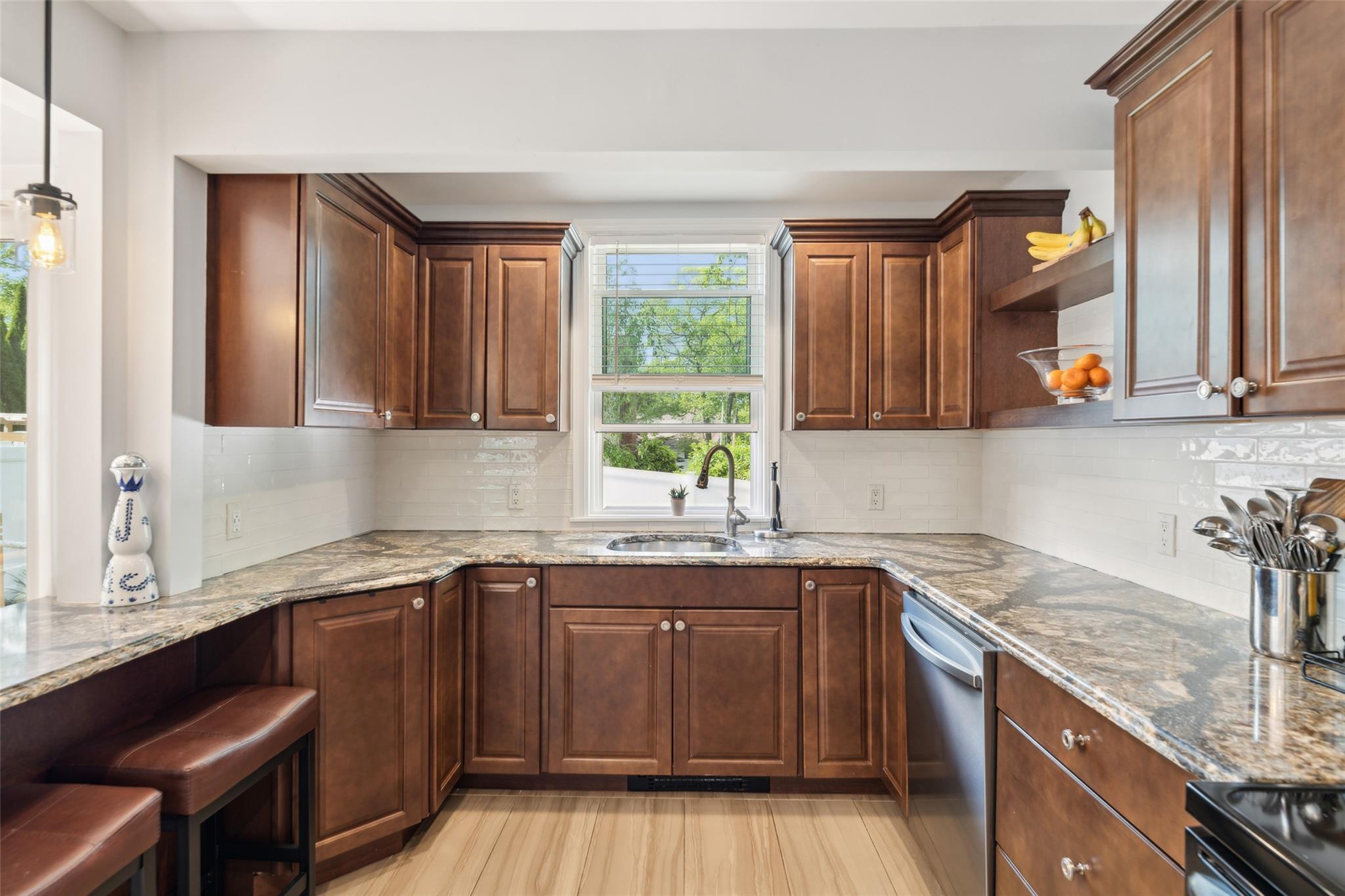 44 Tuscarora Drive, Centerport, New York image 13