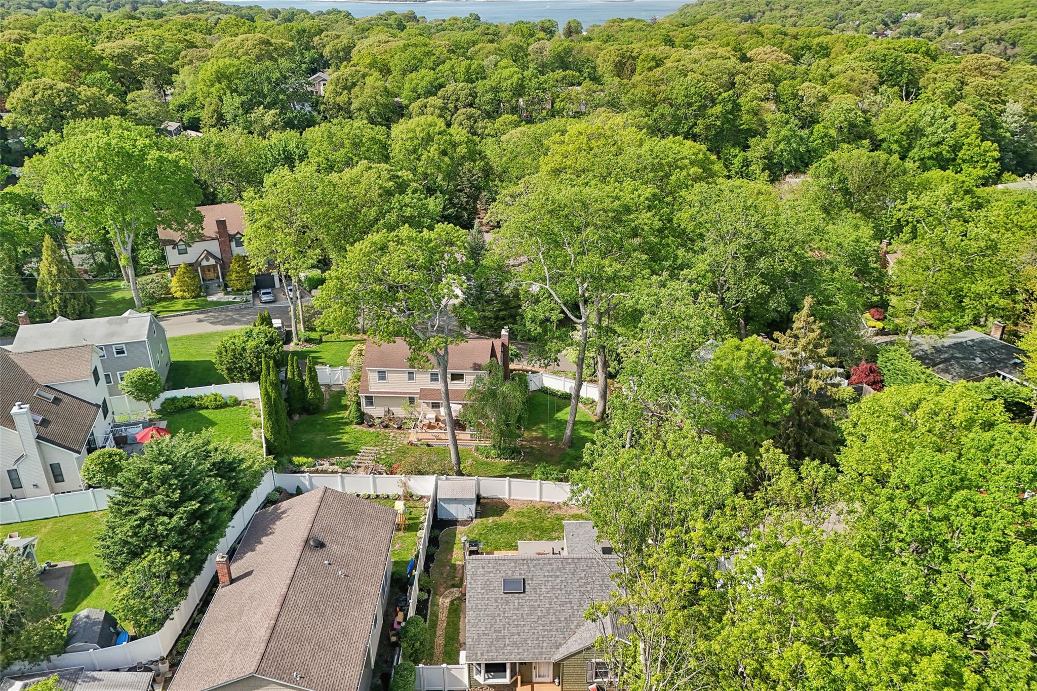 44 Tuscarora Drive, Centerport, New York image 38
