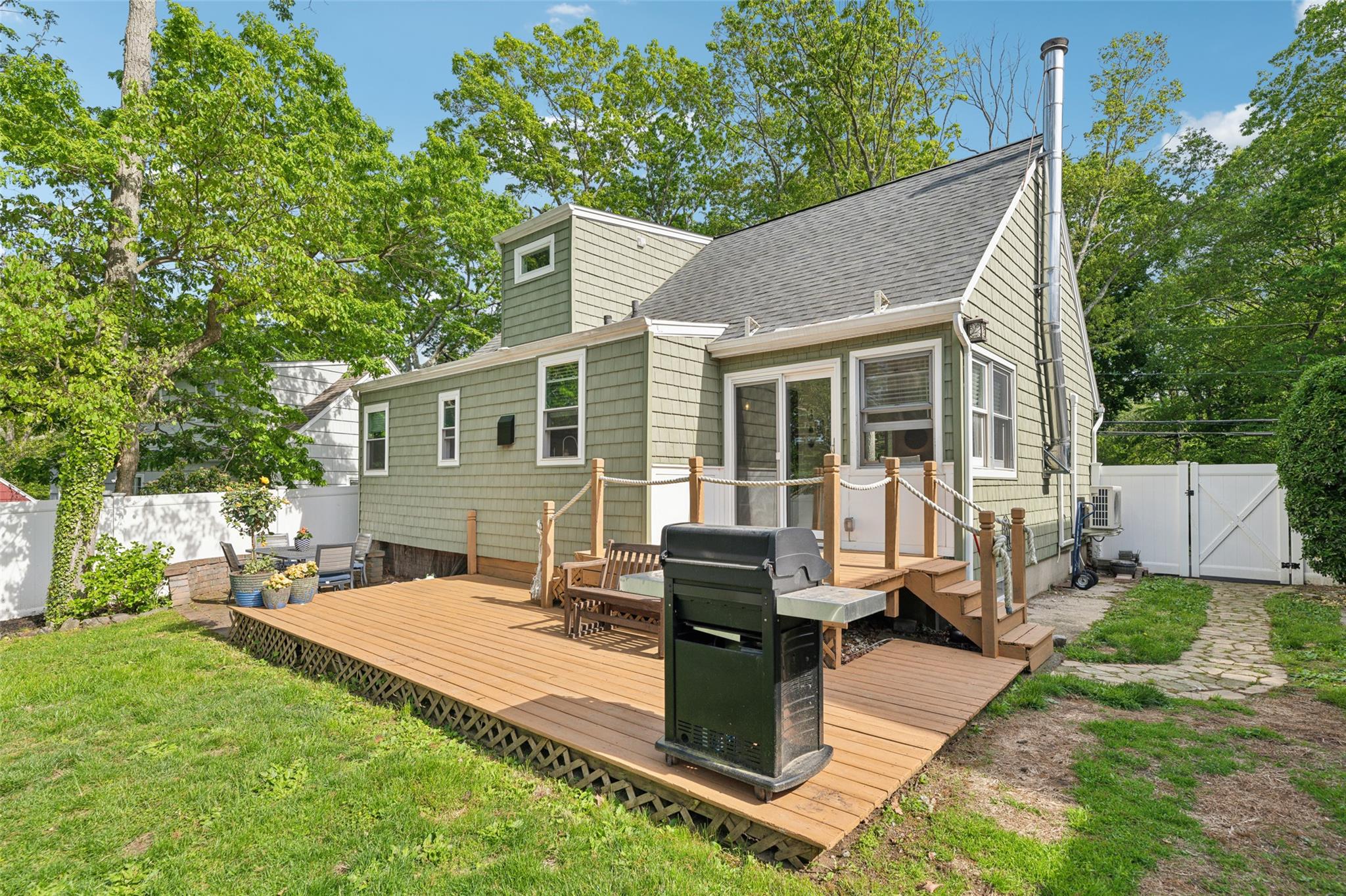44 Tuscarora Drive, Centerport, New York image 33