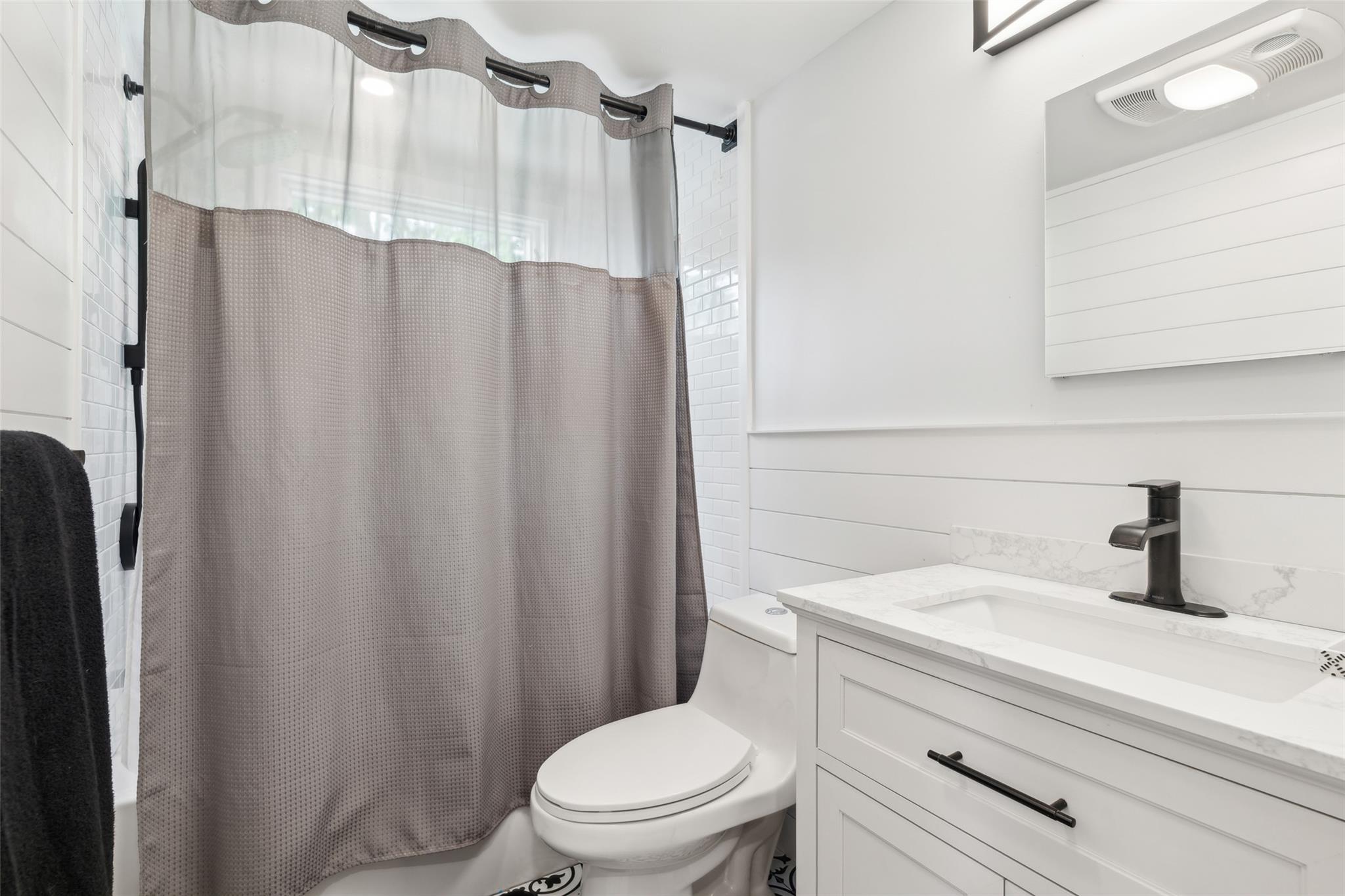 44 Tuscarora Drive, Centerport, New York image 23