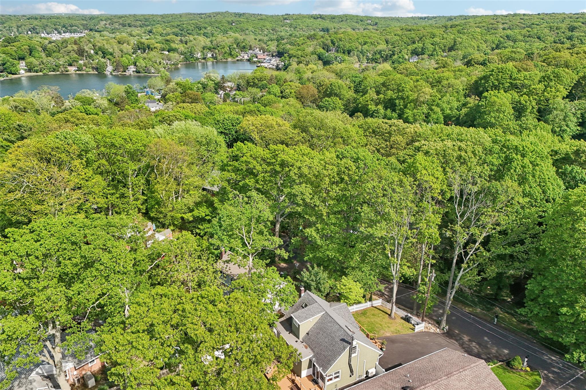 44 Tuscarora Drive, Centerport, New York image 43
