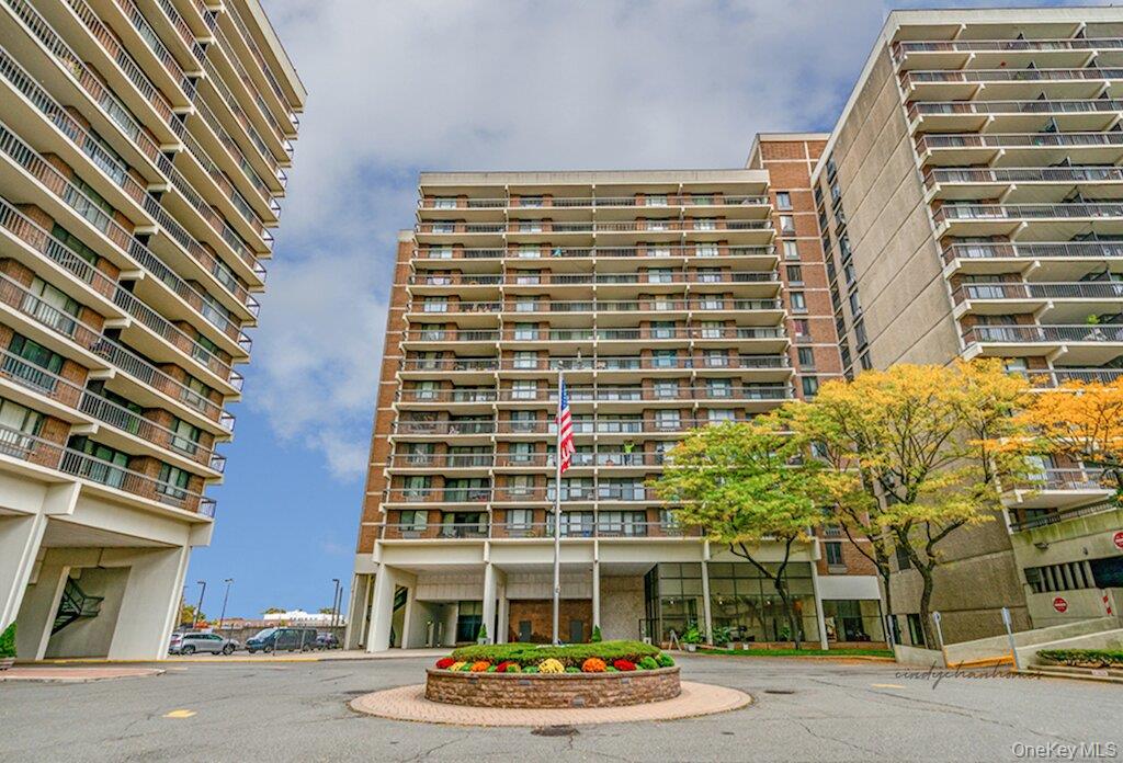 Photo of 152-18 Union Turnpike #1P, Flushing, NY 11367 (MLS # 1058688)