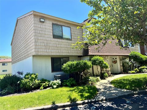 Photo of 71 Pointe Circle S #71, Coram, NY 11727 (MLS # 864920)