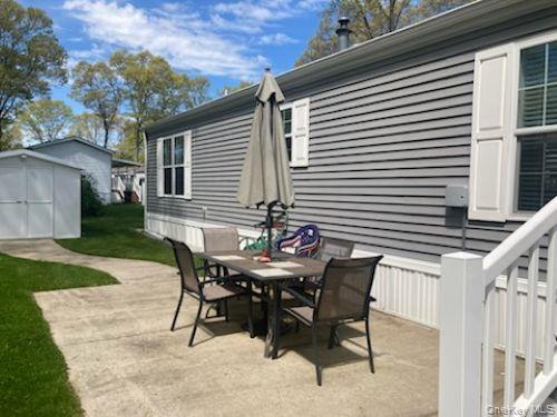 1661 Old Country Road 49