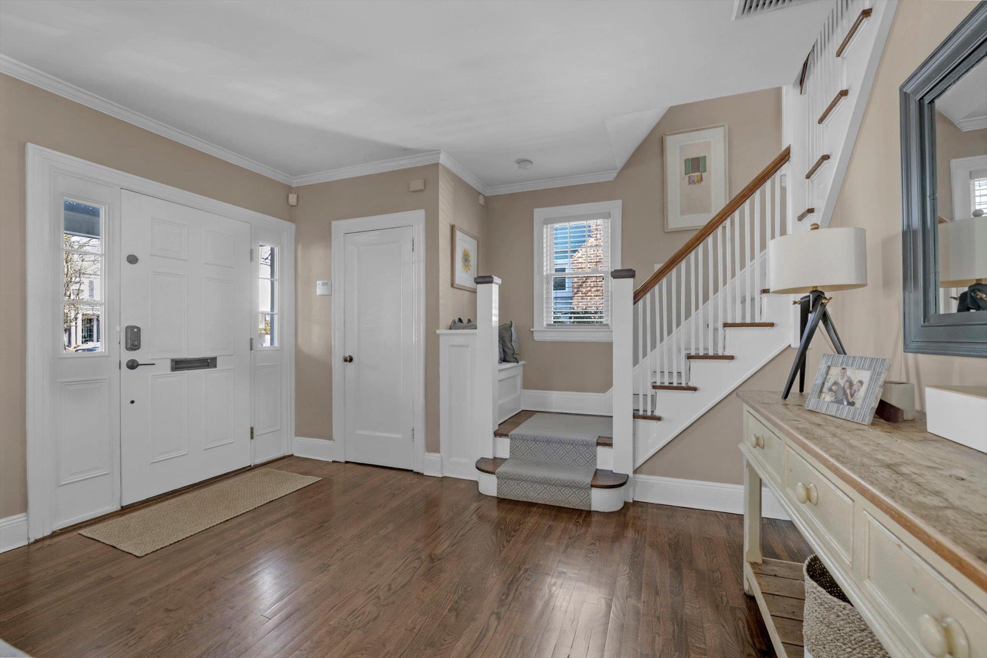 10 Murray Avenue, Port Washington, New York image 2