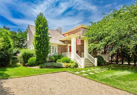 Homes For Sale - 33 Hildreth Street<br/> Southampton, NY 11968