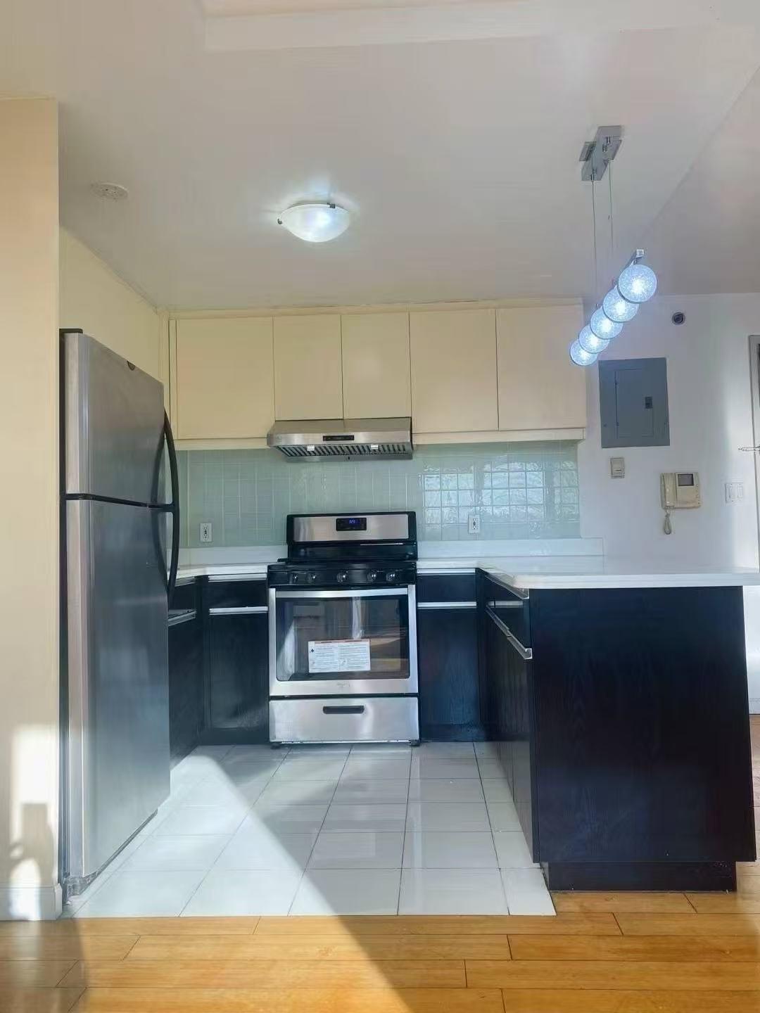 132-03 Sandford Avenue Ave #3F, Flushing, New York image 1