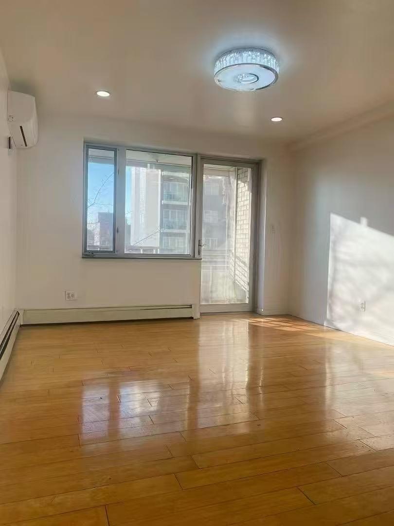 132-03 Sandford Avenue Ave #3F, Flushing, New York image 5