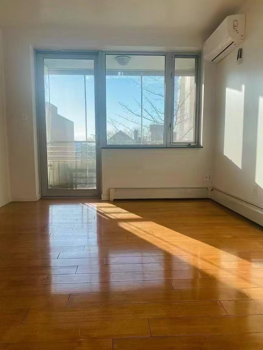 132-03 Sandford Avenue Ave #3F, Flushing, New York image 6