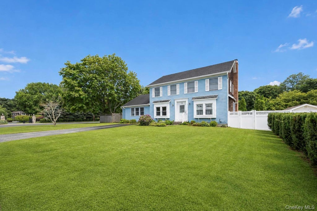 Photo of 36 George Street, Sayville, NY 11782 (MLS # 1059645)