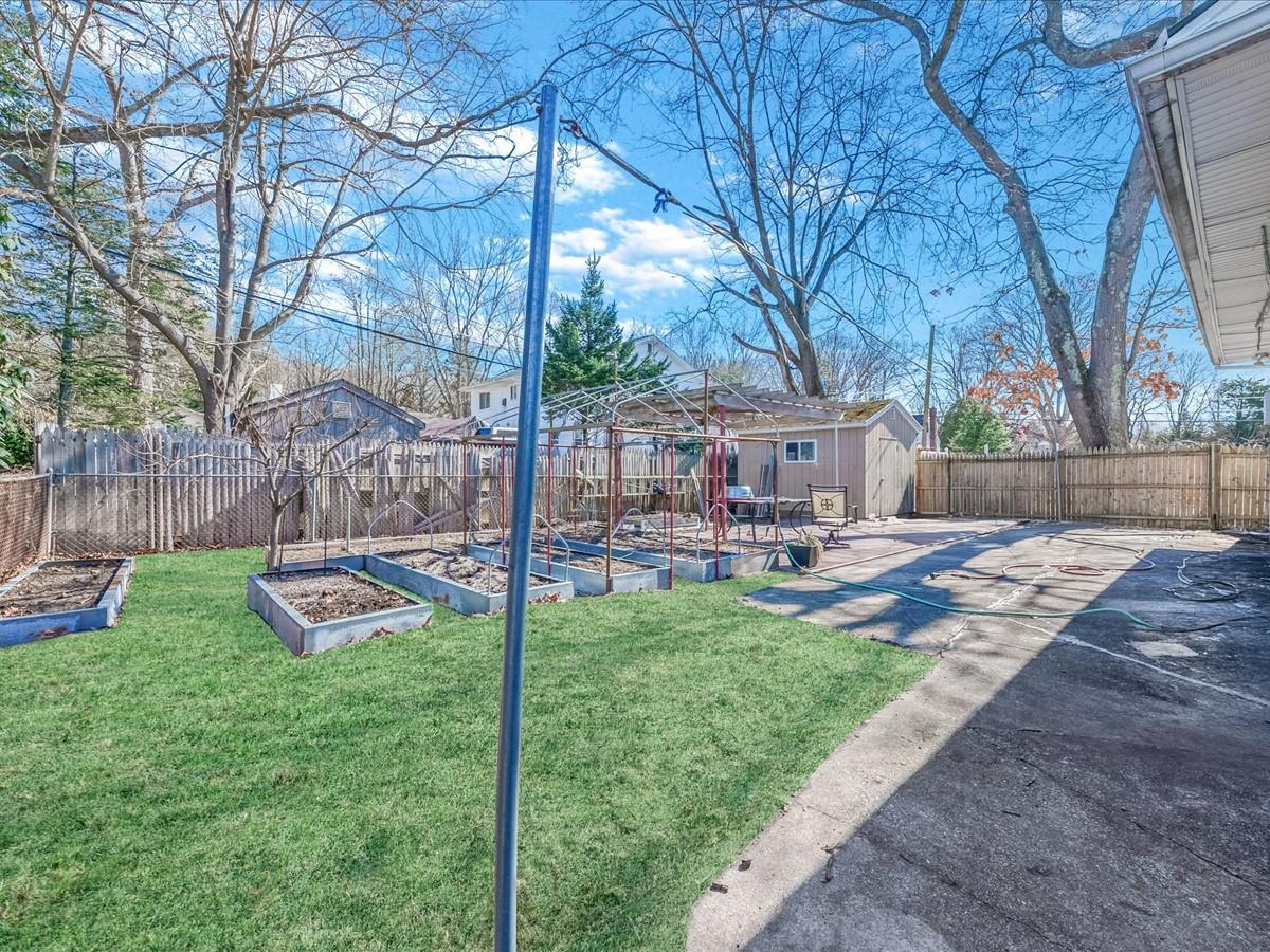 22 Juanita Avenue, Huntington, New York image 17
