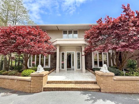 18 Durham Drive Dix Hills NY 11746