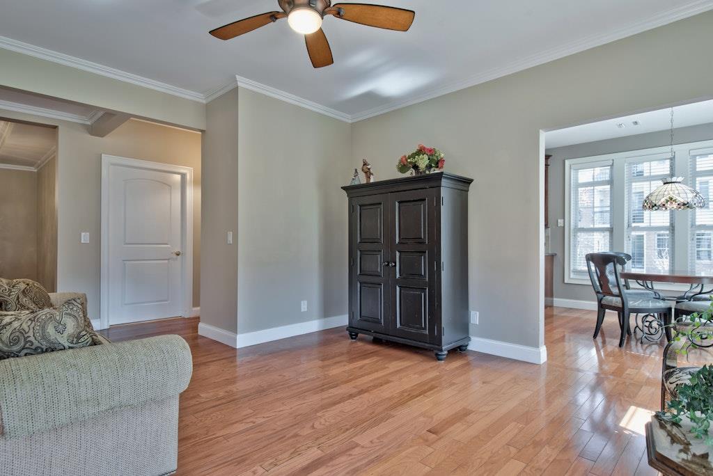 303 Roosevelt Way, Westbury, New York image 10