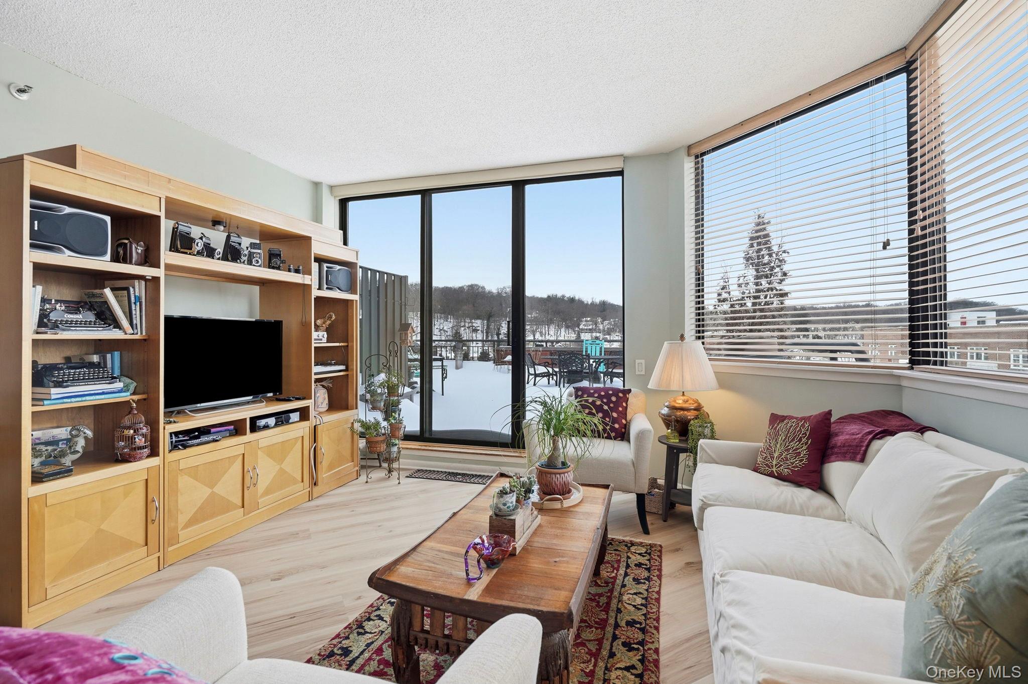 50 Hartsdale Avenue E 7A