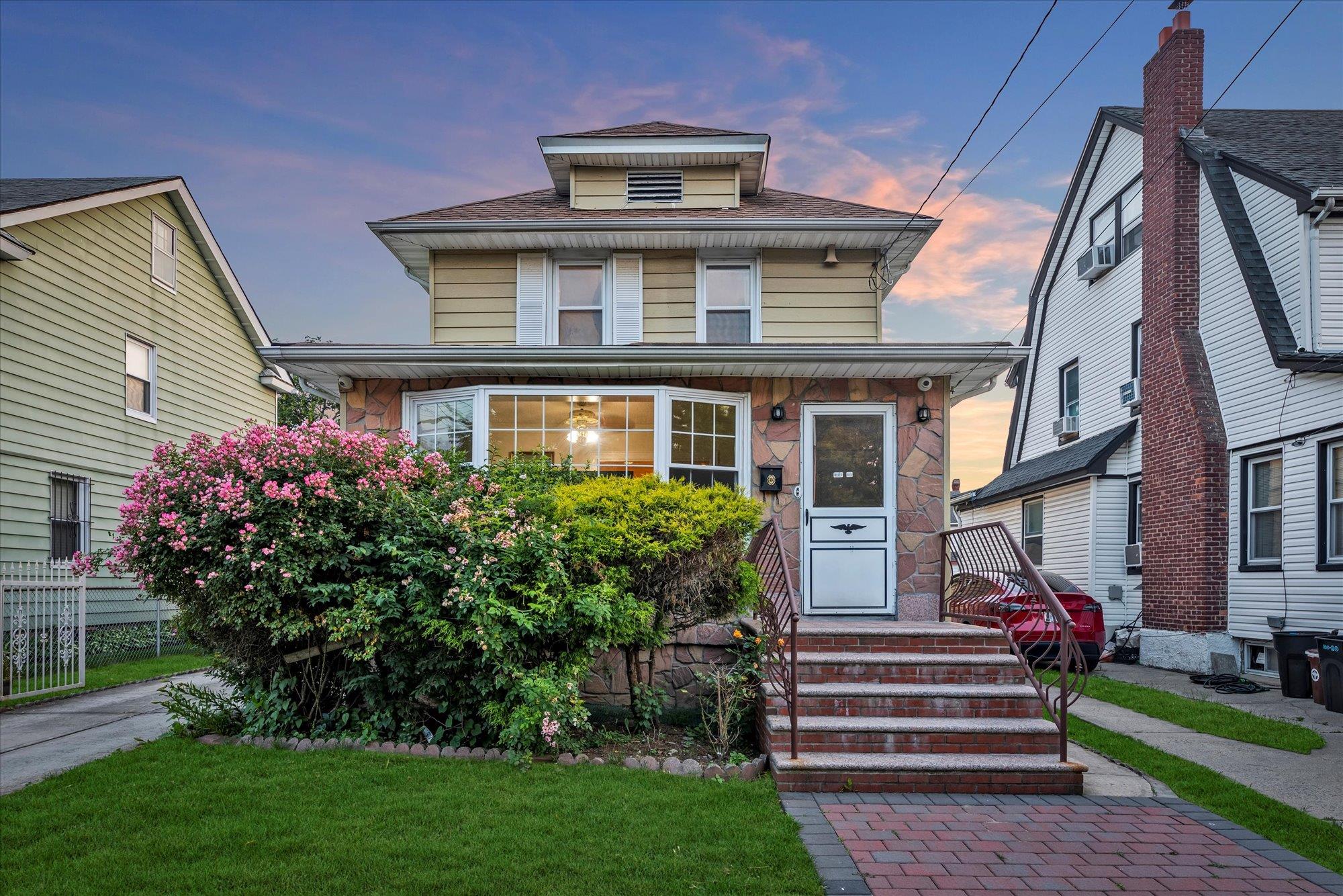 Property for Sale at Bellaire Place, Queens Village, Queens, NY - Bedrooms: 3 
Bathrooms: 2 
Rooms: 7  - $799,000