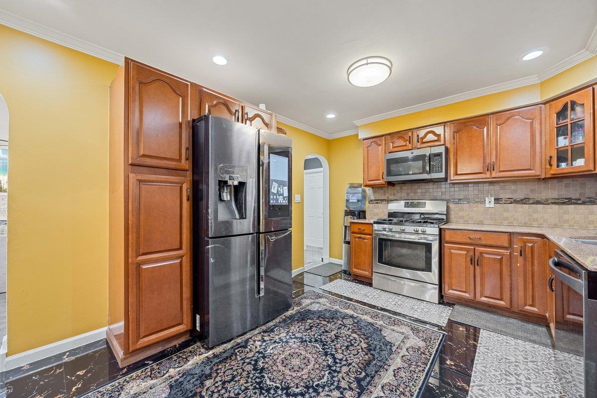 58 Camdike Street, Valley Stream, New York image 9