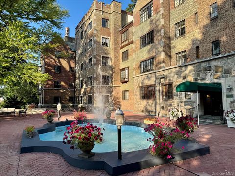 Condo For Sale - 915 Wynnewood Road #G2<br/> Pelham, NY 10803