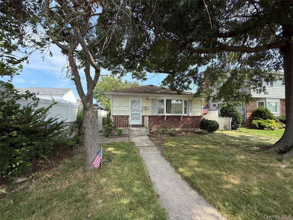Photo of 260 8th Street, Bethpage, NY 11714 (MLS # 1052238)