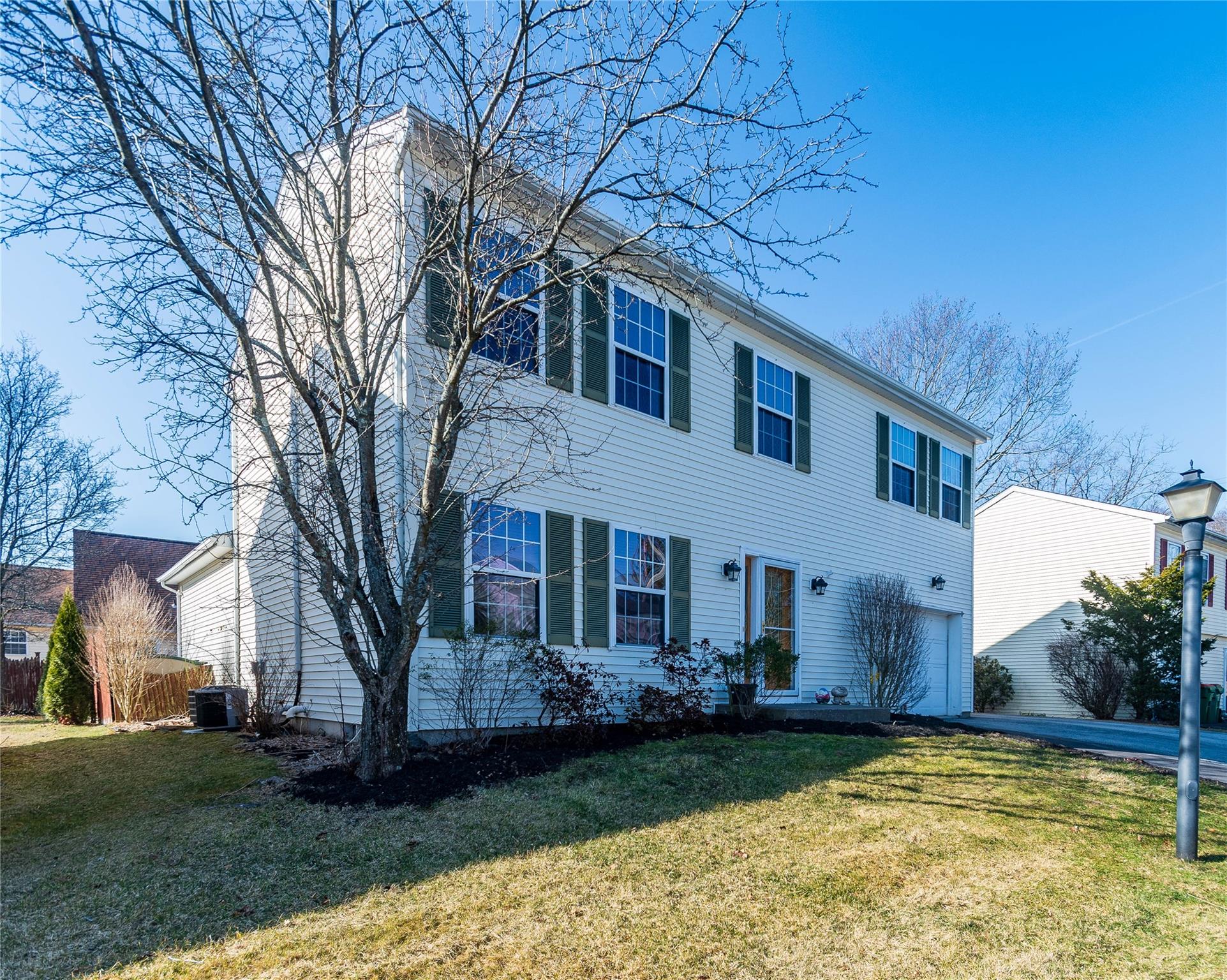Wood Street, Poughkeepsie, New York - 3 Bedrooms  
3 Bathrooms  
7 Rooms - 