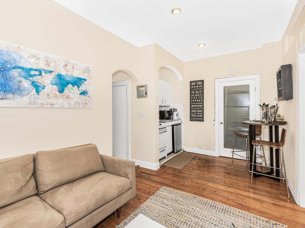 115 E 39th Street