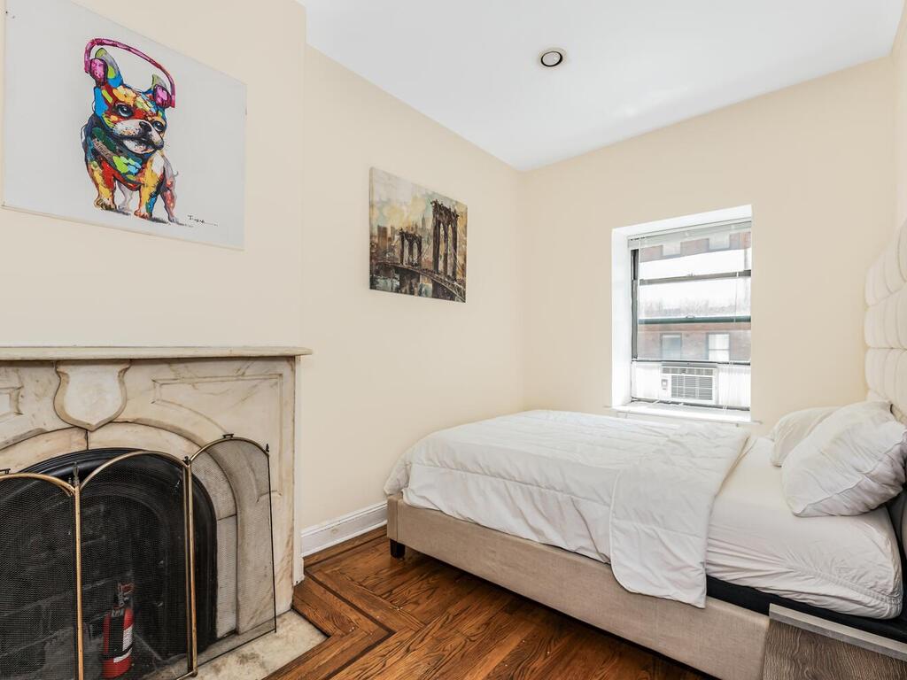 115 E 39th Street