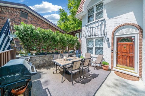 Photo of 419 Clubhouse Court, Coram, NY 11727 (MLS # 1001185)