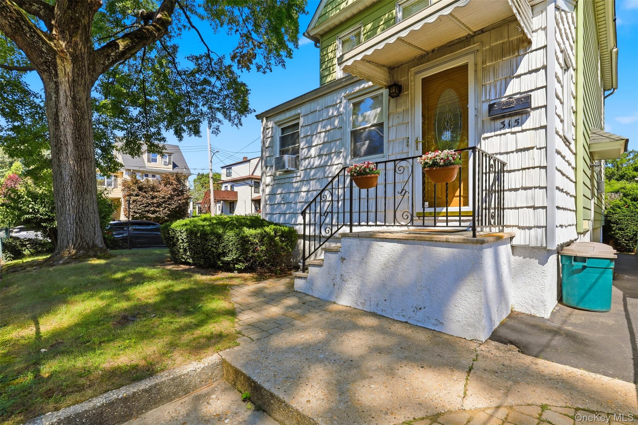 315 Sickles Avenue