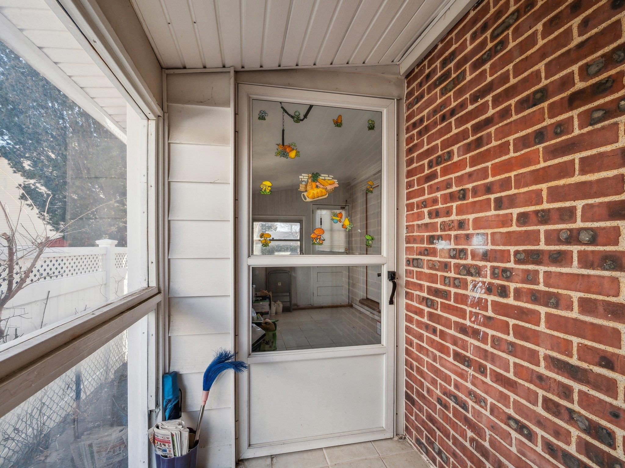 62 Herman Boulevard, Franklin Square, New York image 32
