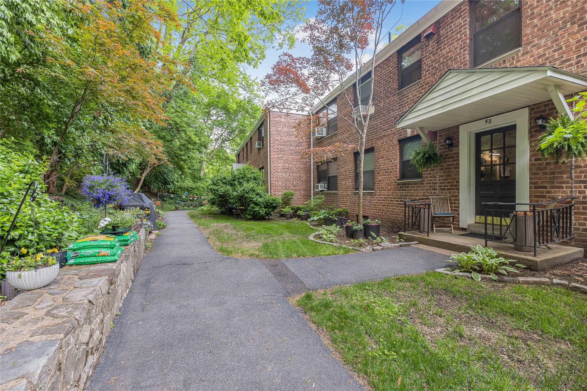 52 Rockledge Rd Rd #2A, Hartsdale, New York image 3