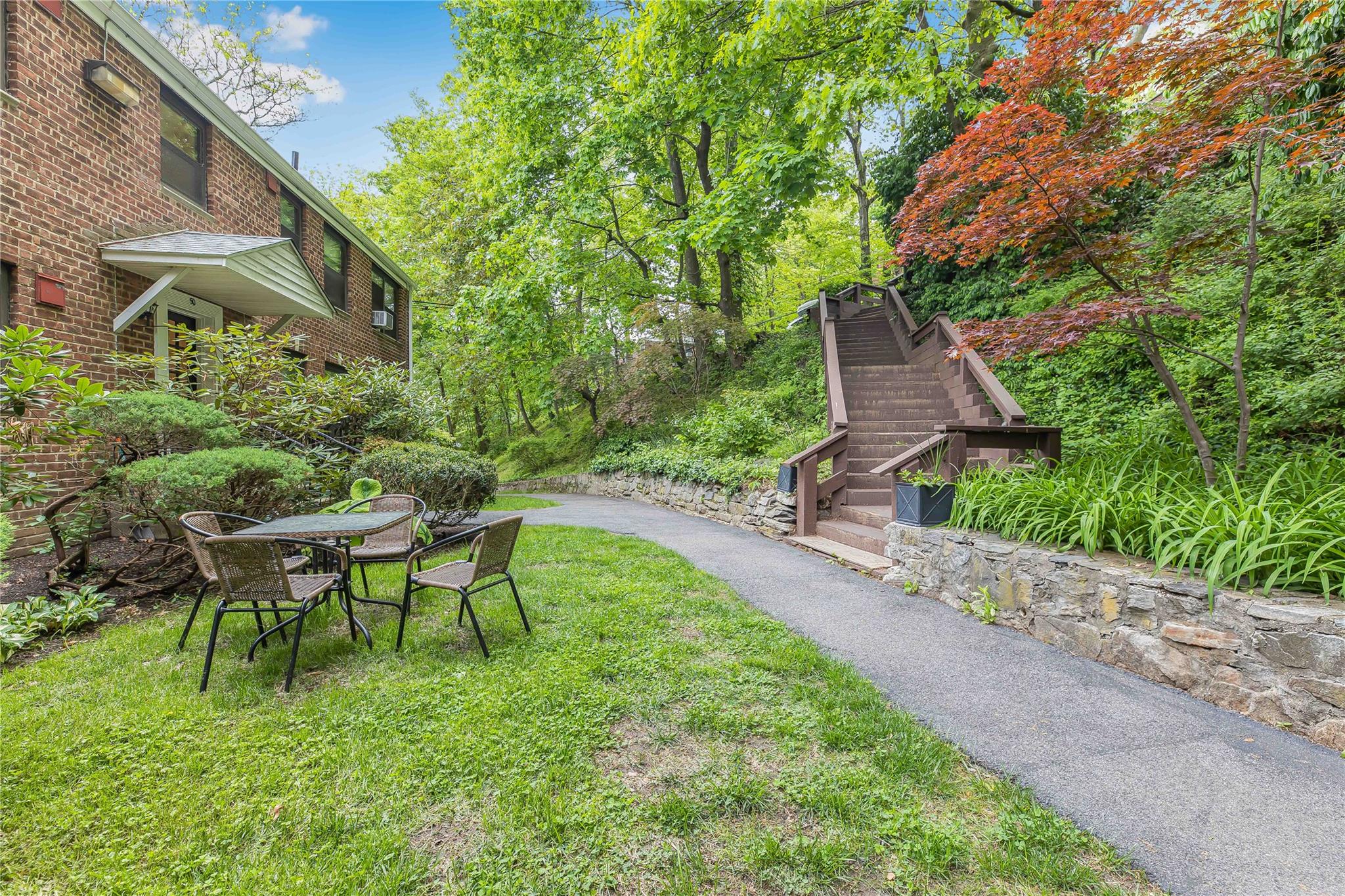 52 Rockledge Rd Rd #2A, Hartsdale, New York image 2