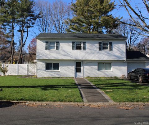 Homes For Sale - 19 South Lane<br/> Huntington, NY 11743