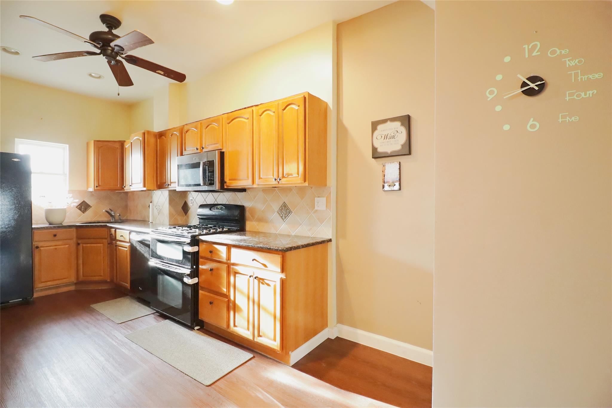 8730 110th Street, Richmond Hill, New York image 5