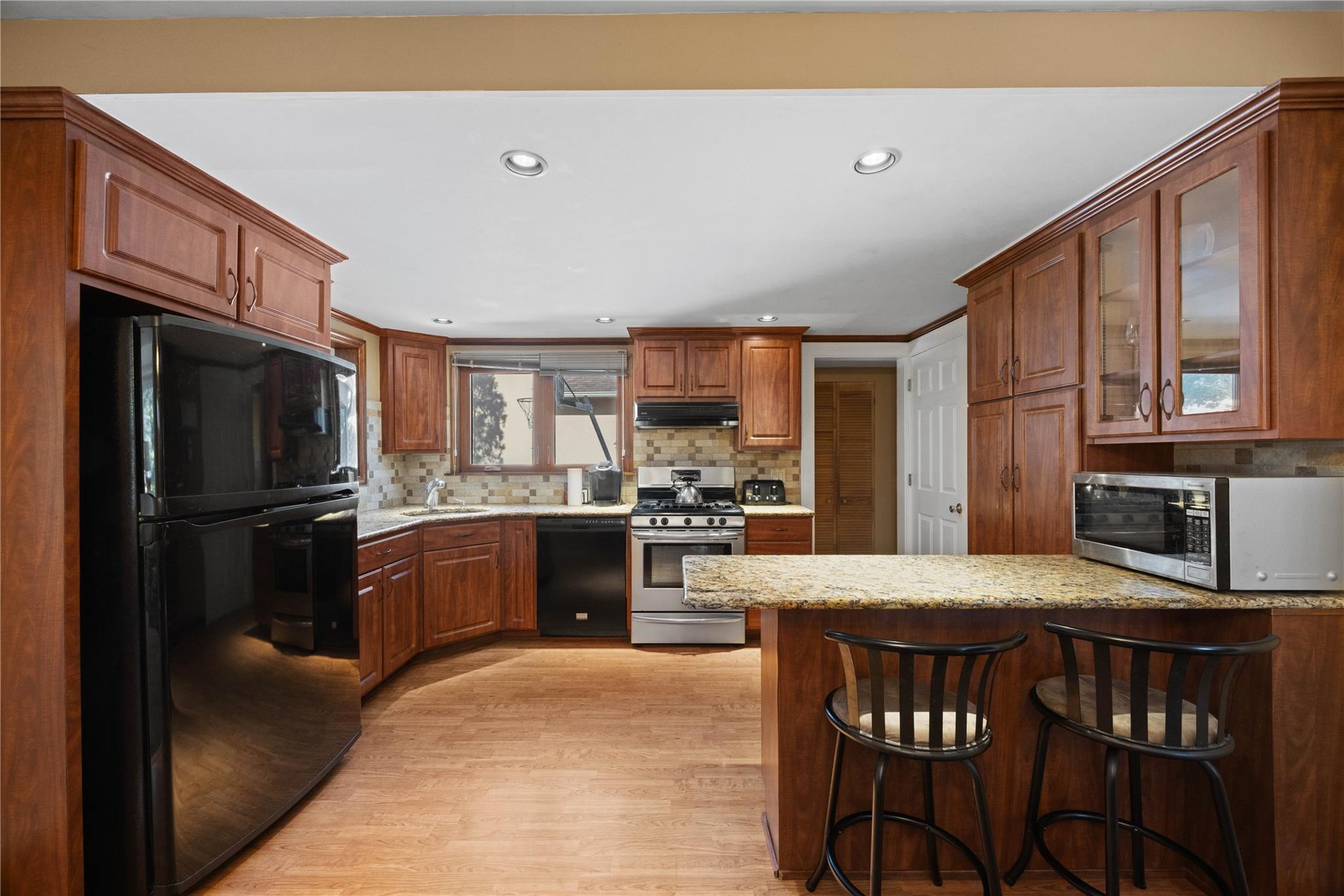 18 Willow Street, Roslyn Heights, New York image 10