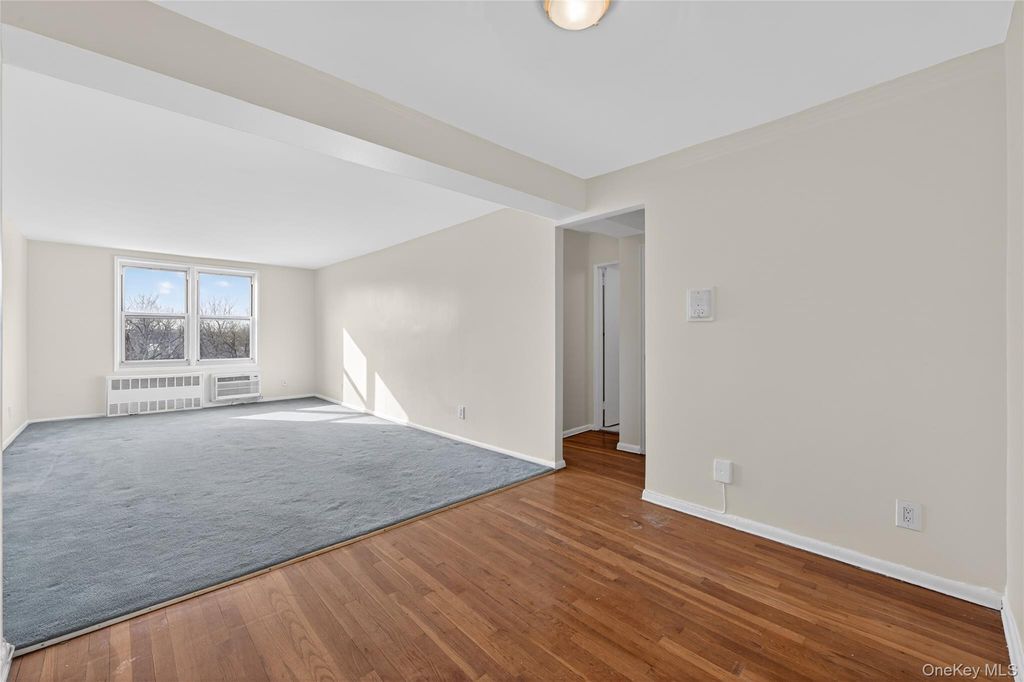 Photo of 66-10 Thornton Place #4C, Rego Park, NY 11374 (MLS # 958847)