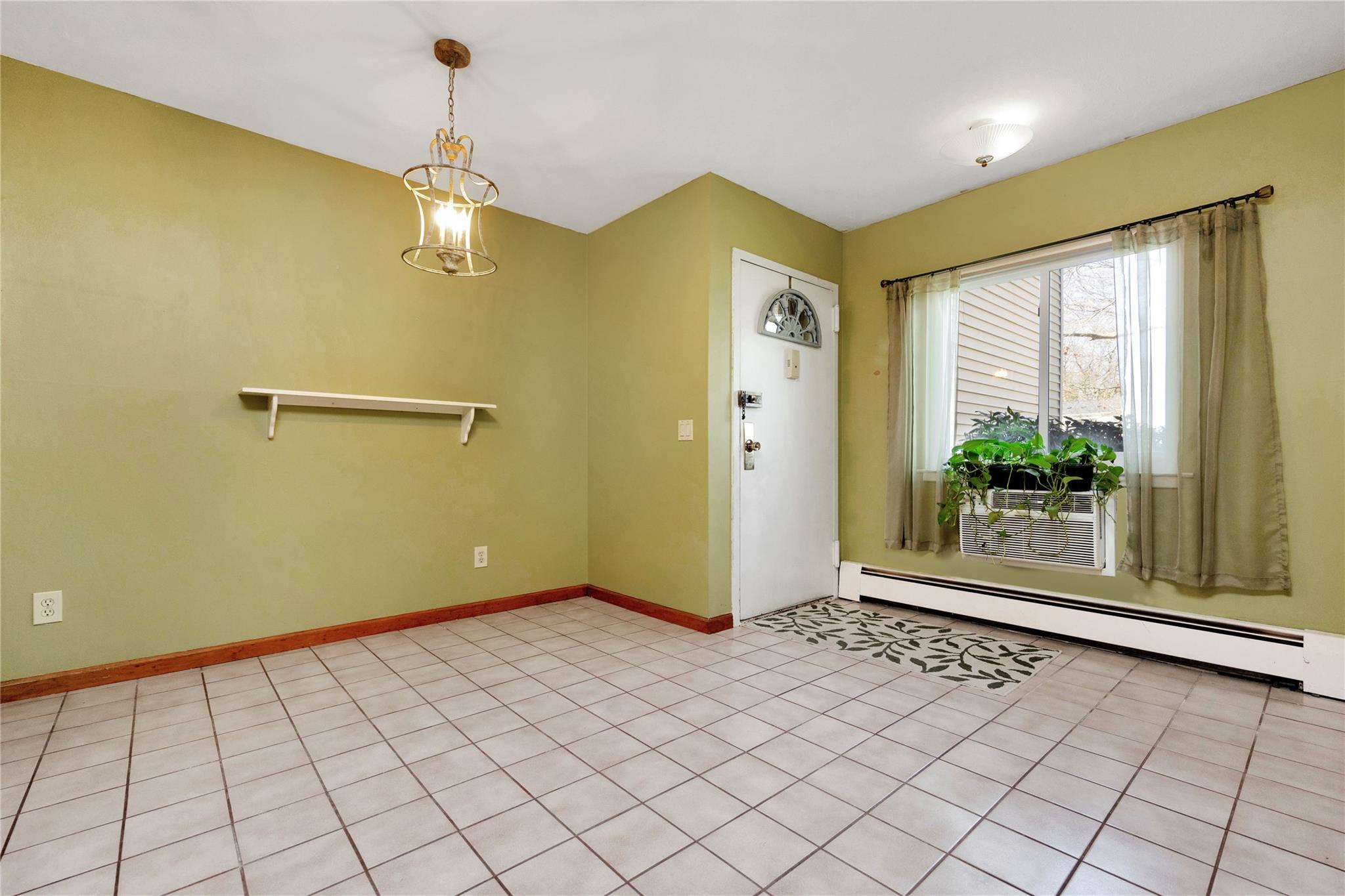 34 Richmond Boulevard #1B, Ronkonkoma, New York image 4