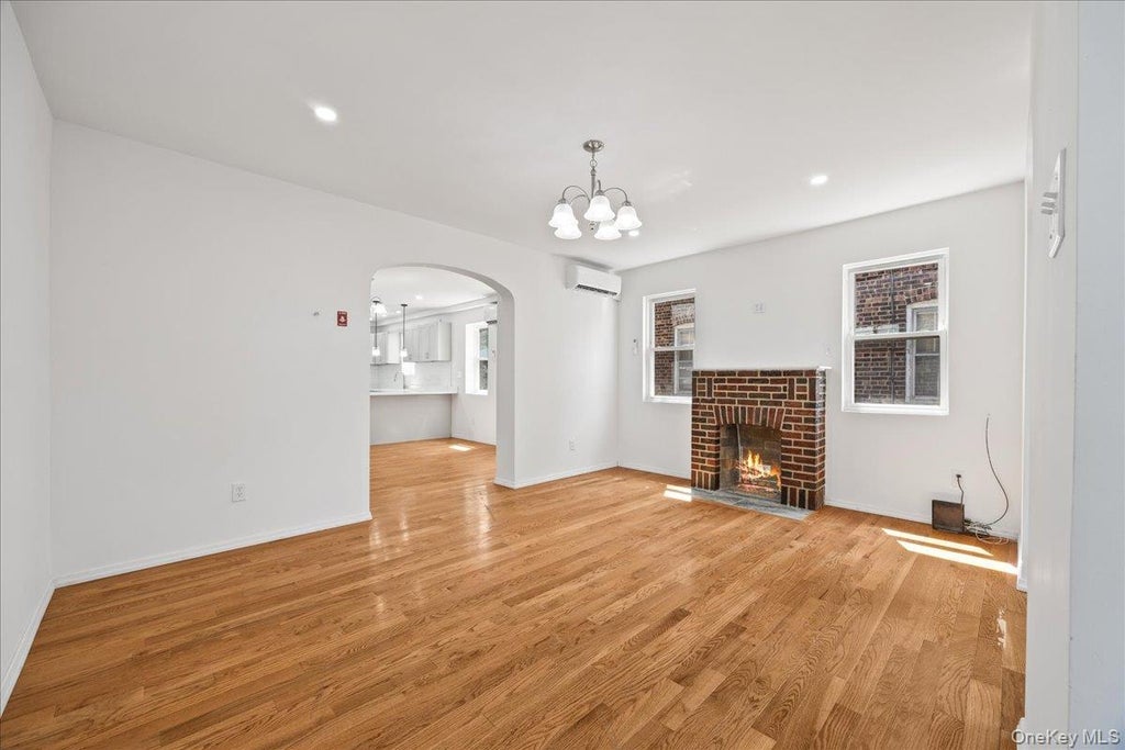 Photo of 4084 Seton Avenue, Bronx, NY 10466 (MLS # 1055939)