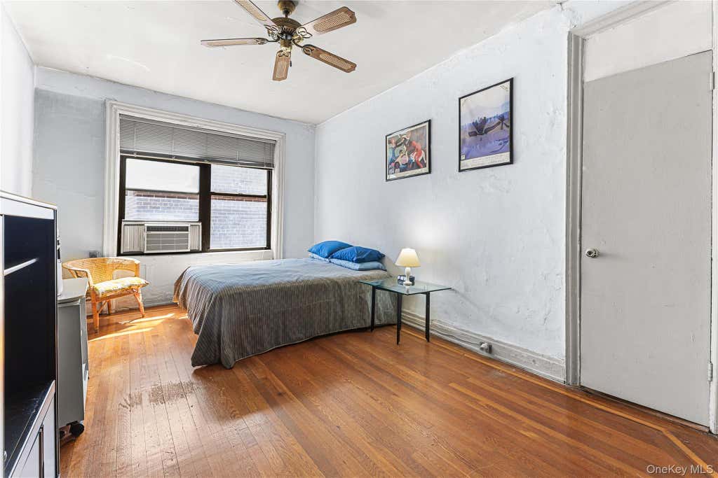 Photo of 880 West 181st Street #6G, New York (Manhattan), NY 10033 (MLS # 1015410)