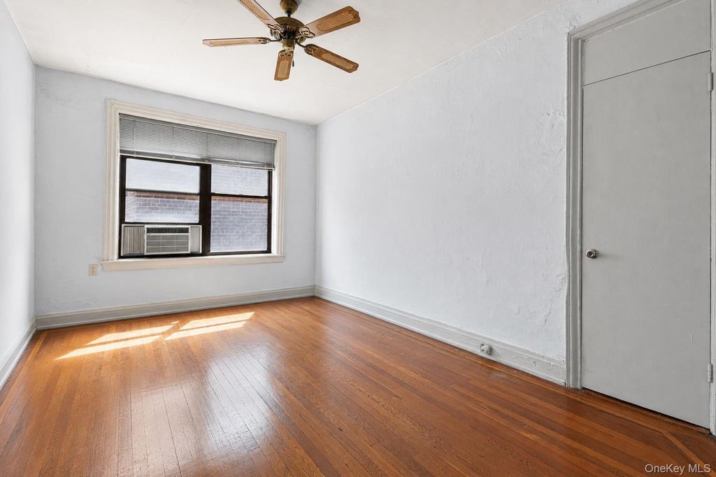 Photo of 880 West 181st Street #6G, New York (Manhattan), NY 10033 (MLS # 1015410)