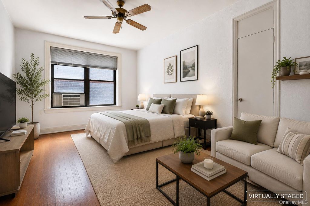 Photo of 880 West 181st Street #6G, New York (Manhattan), NY 10033 (MLS # 1015410)
