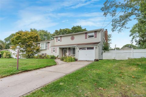 Apartment For Sale - 59 Riviera Drive<br/> Selden, NY 11784